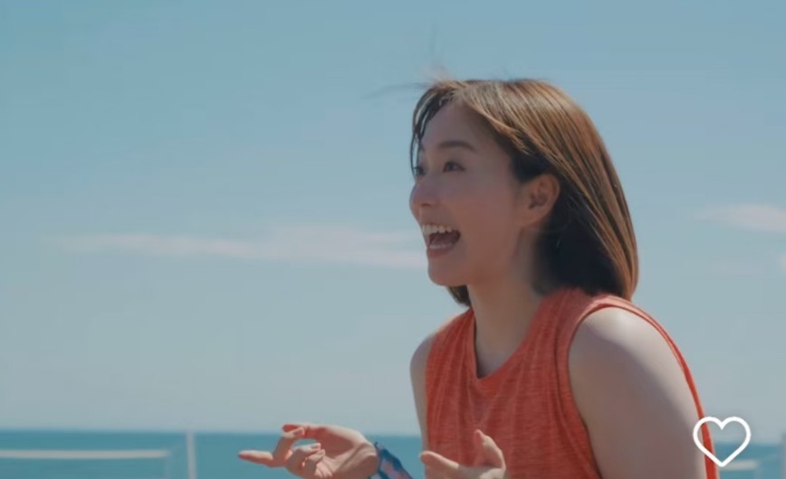 如何根据篮球比赛的不同阶段调整力量训练强度？_0